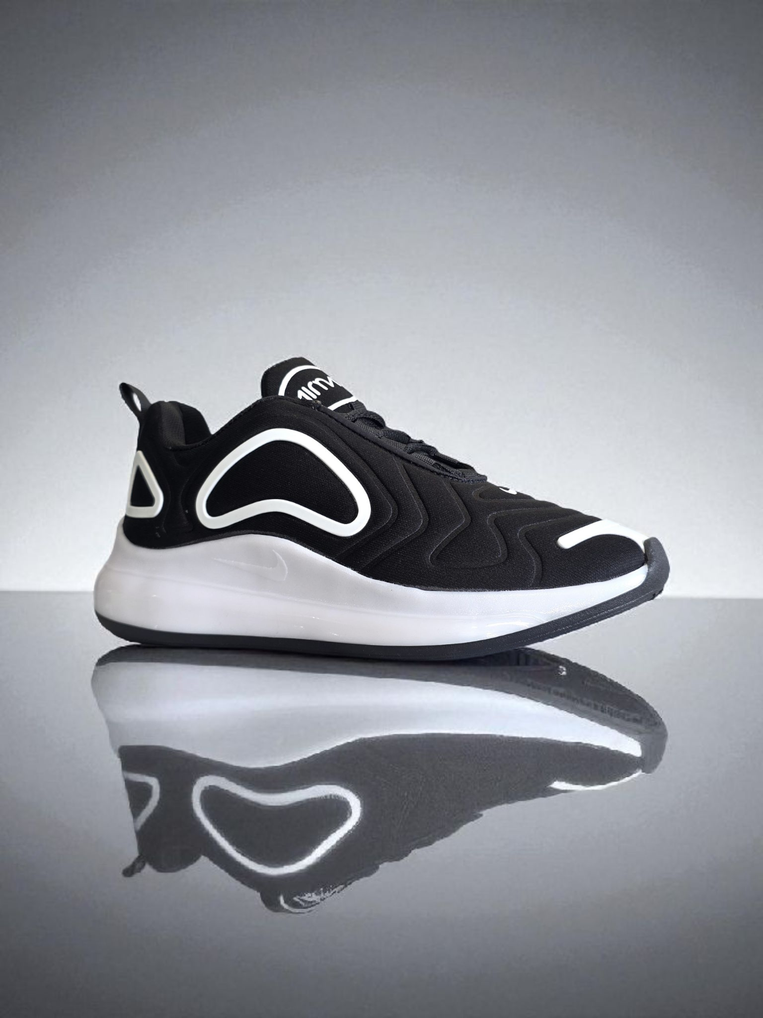 NIKE 720
