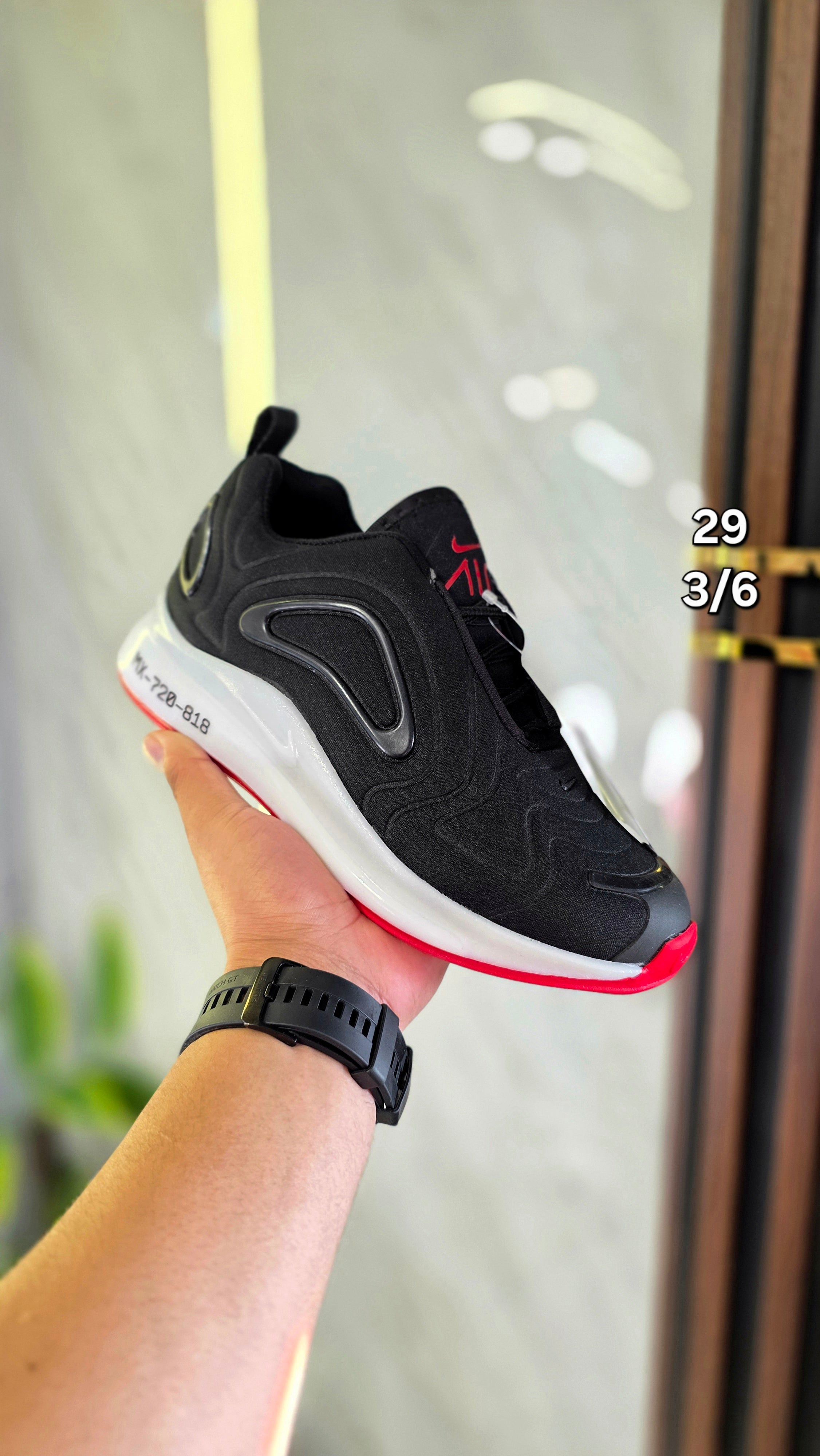 NIKE 720
