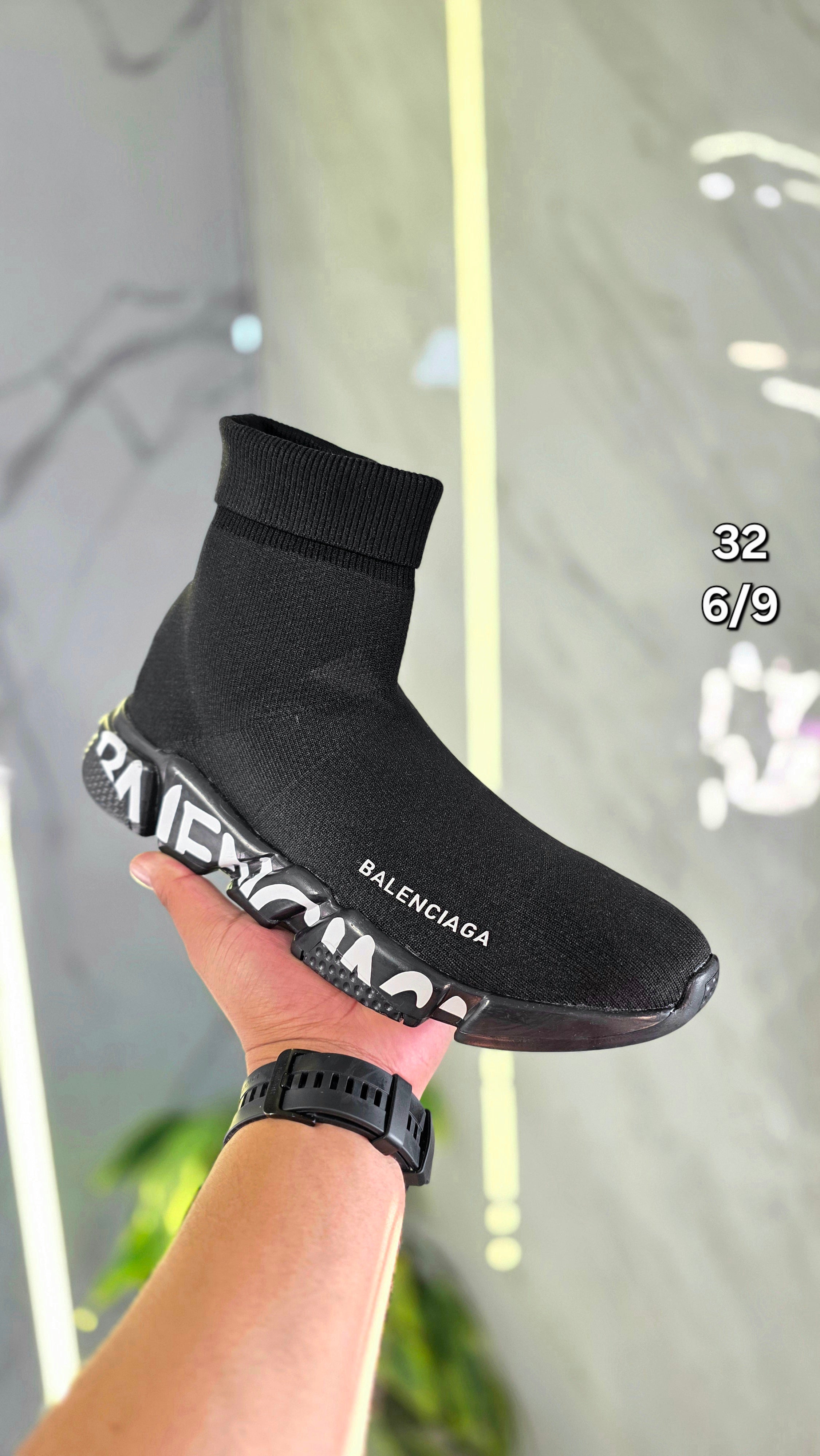 BALENCIAGA