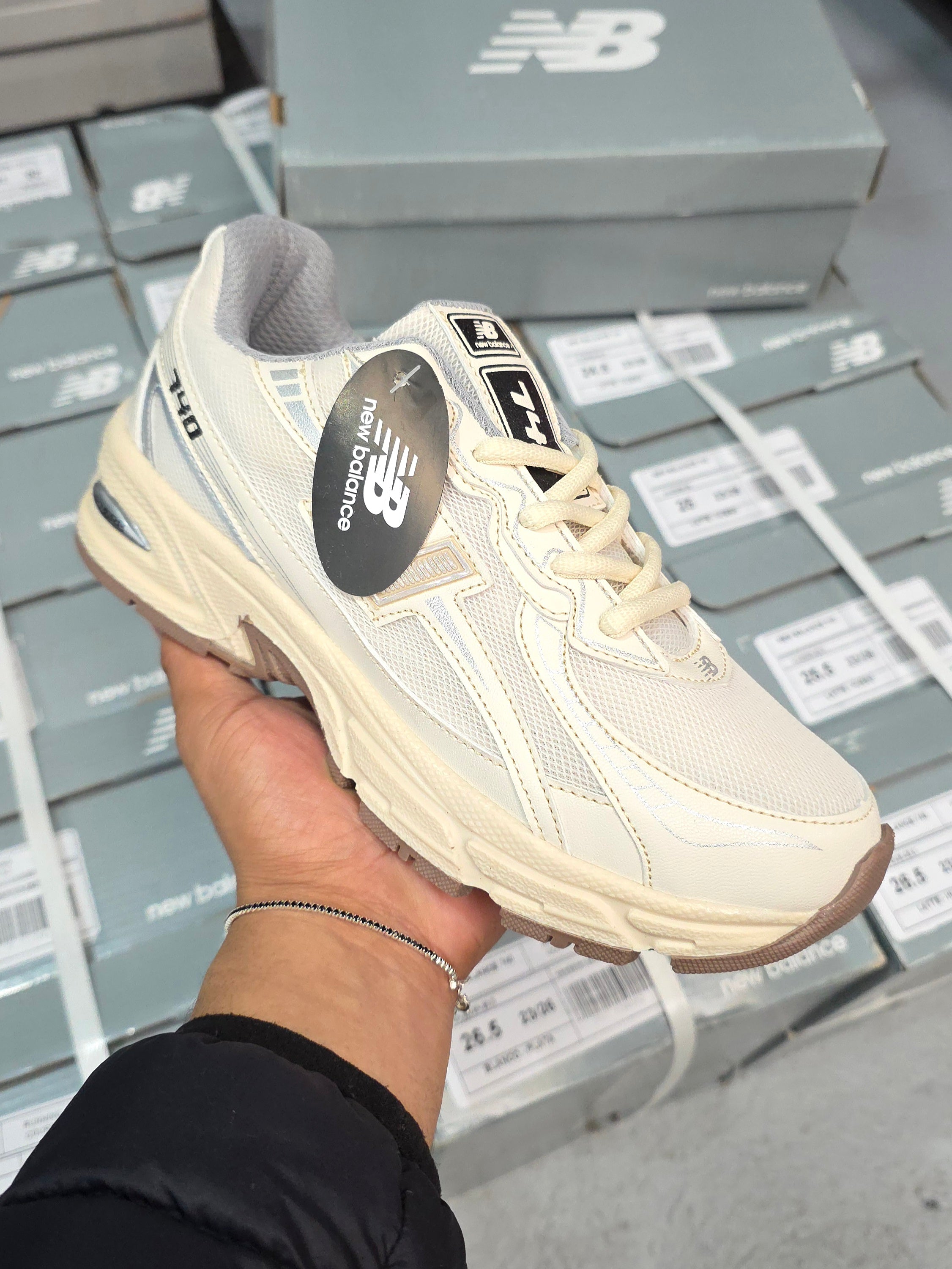 New Balance 740