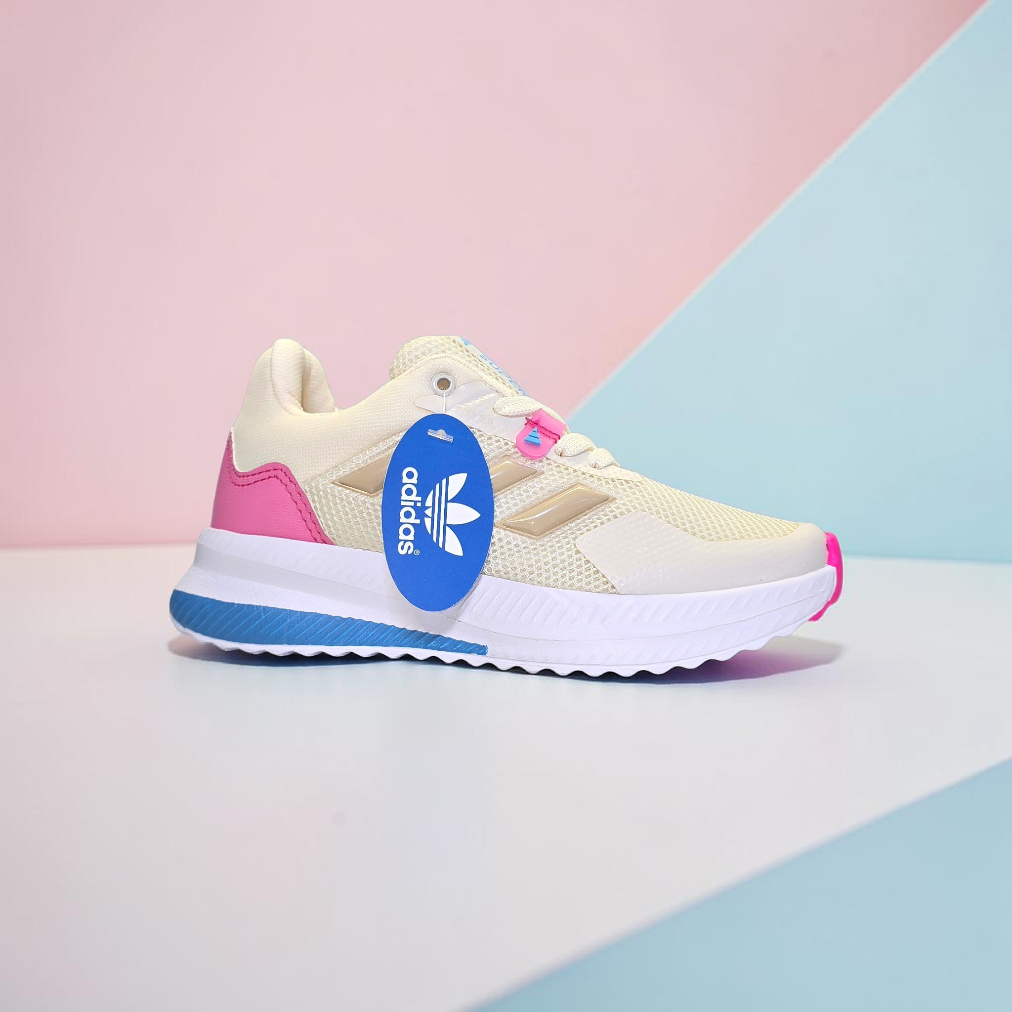Adidas Nova [18/21]