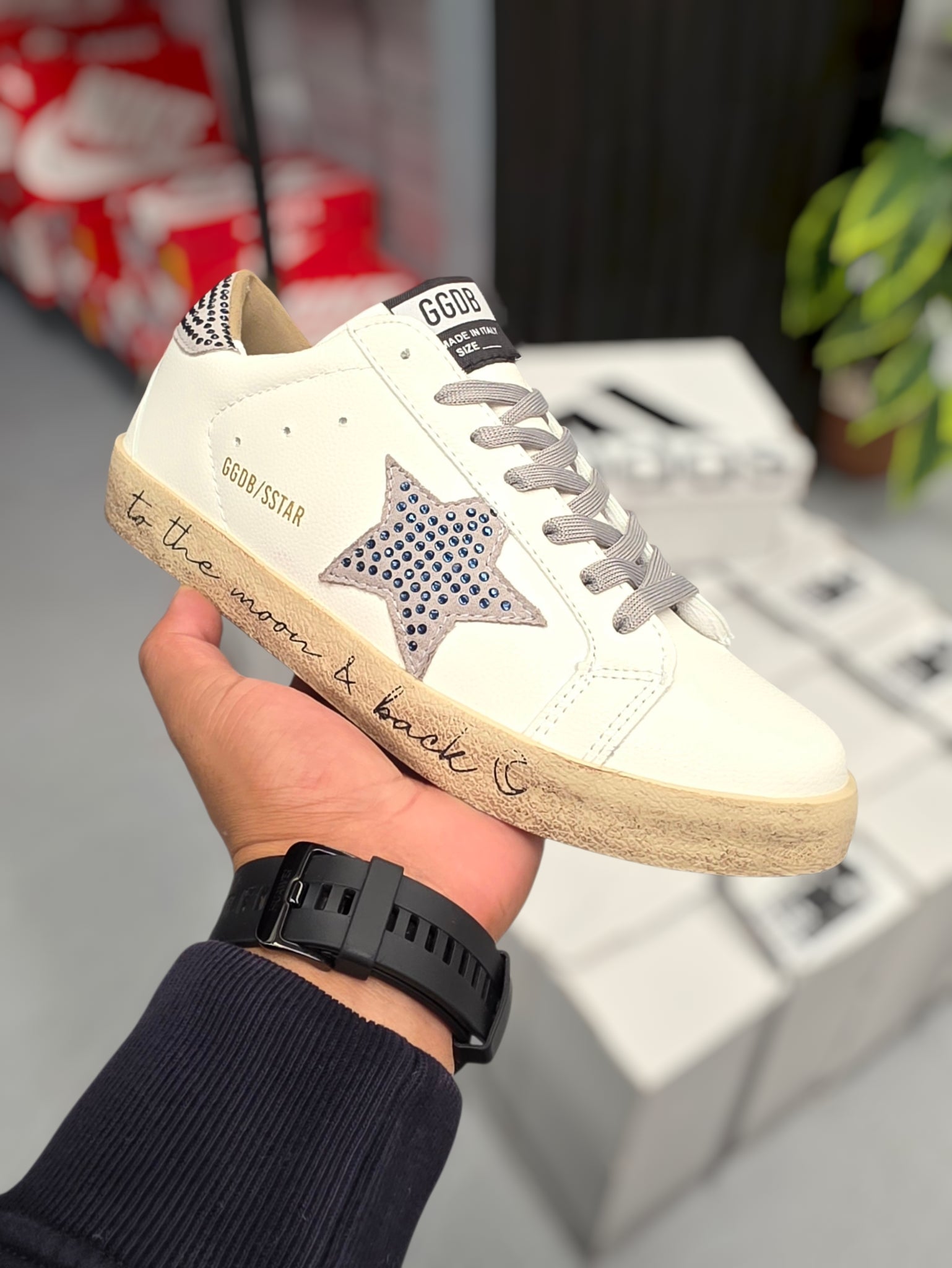 GOLDEN GOOSE