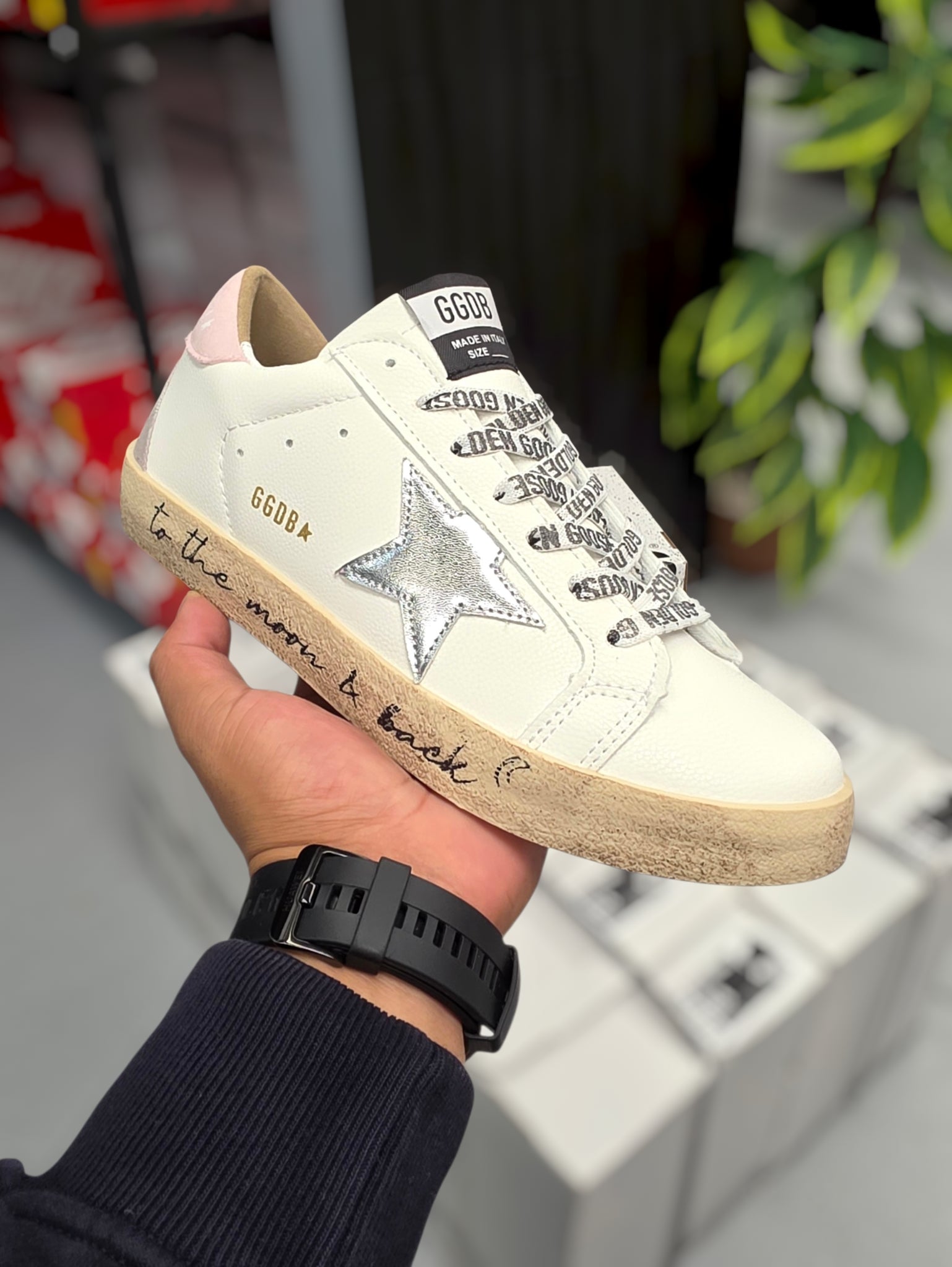 GOLDEN GOOSE