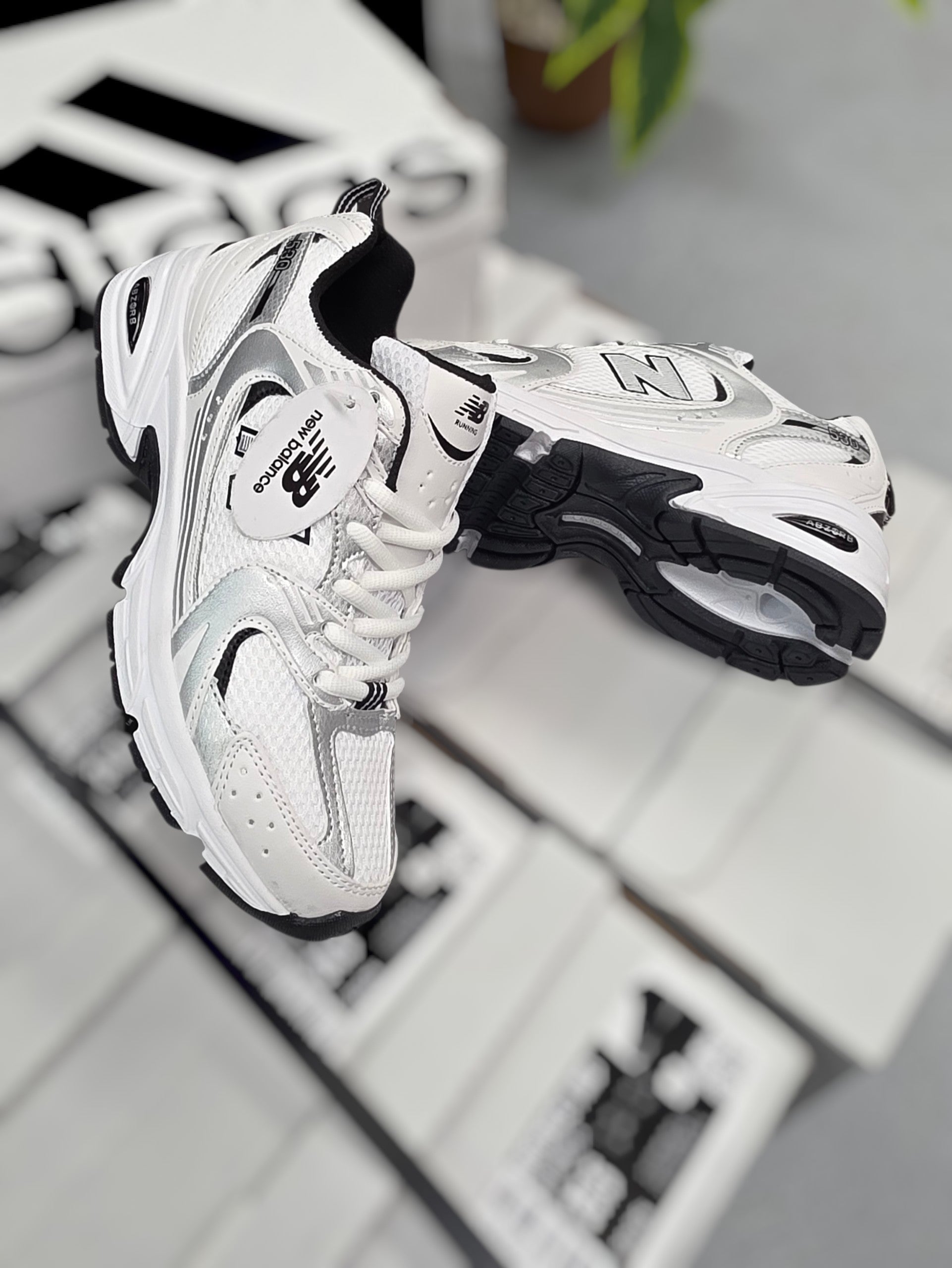 New Balance 530