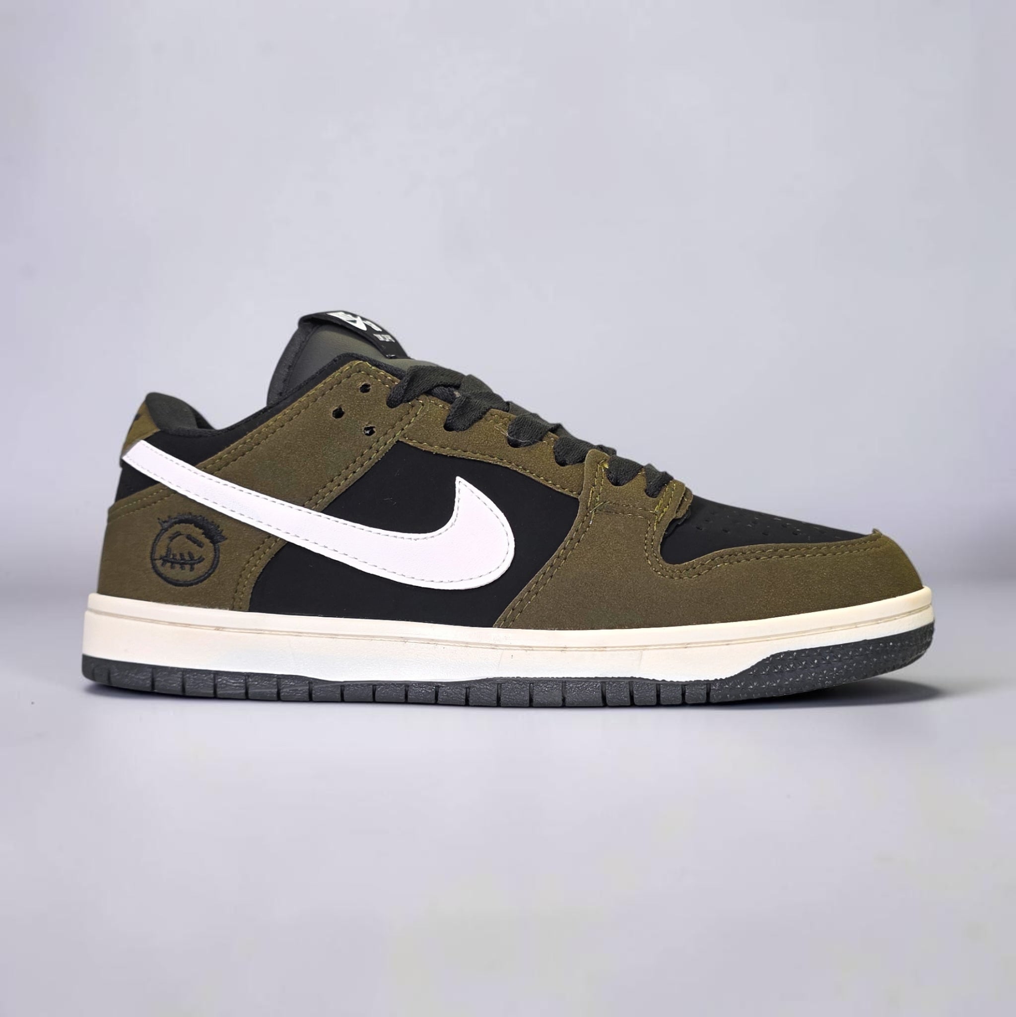 Nike SB Dunk Low Pro