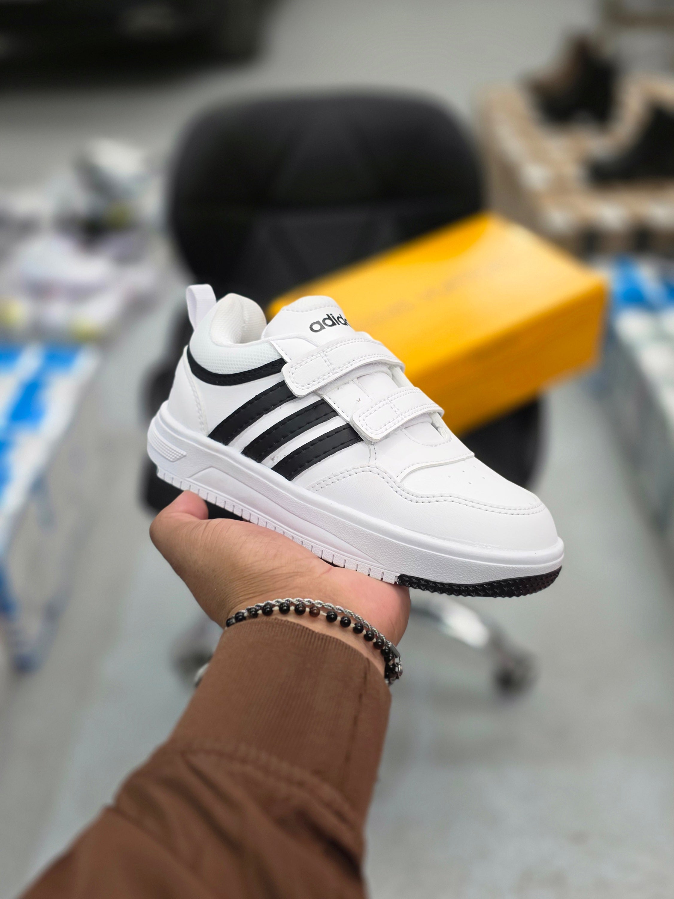 Adidas Hoops Kids [15/17]