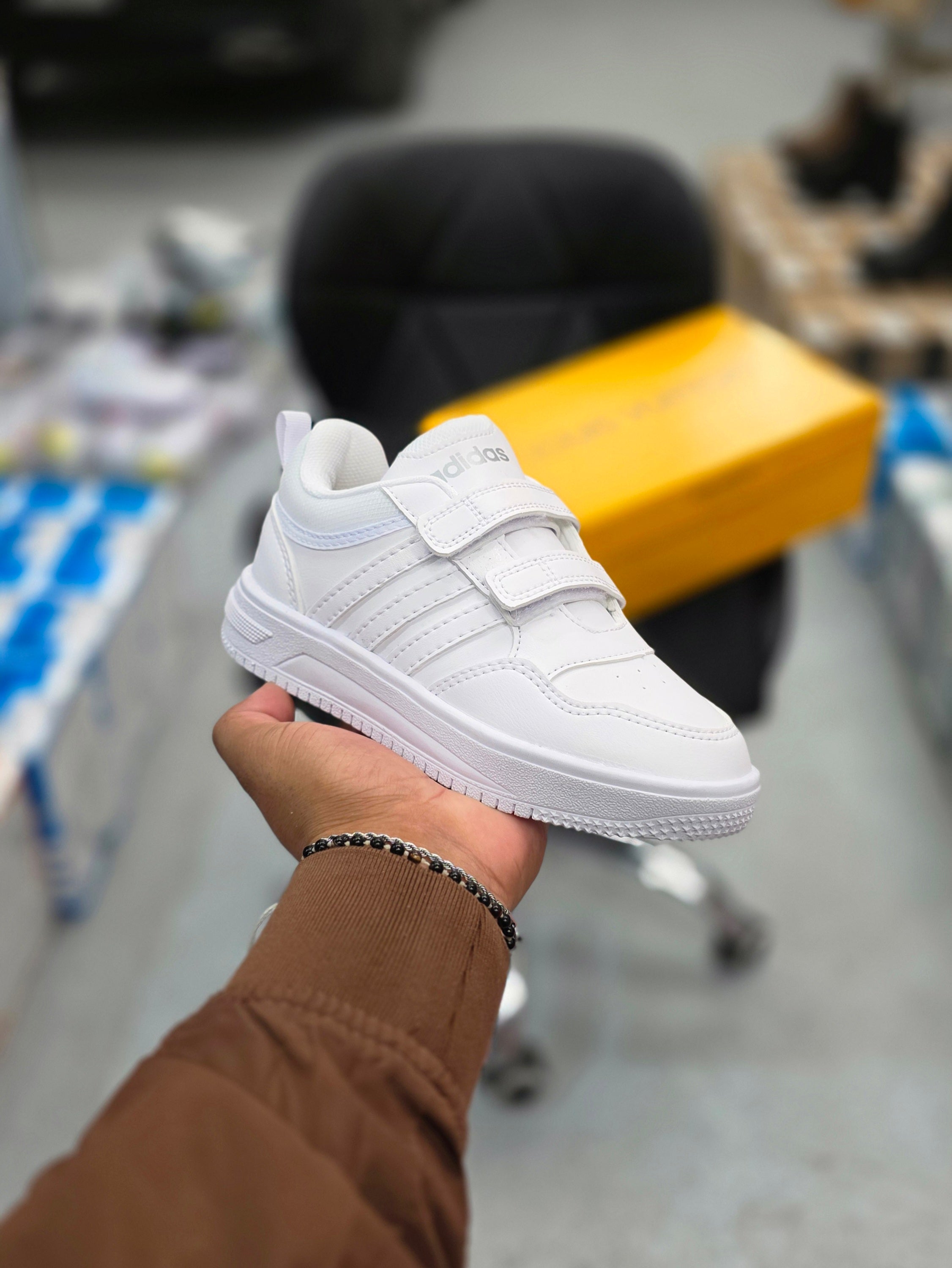 Adidas Hoops Kids [18/21]
