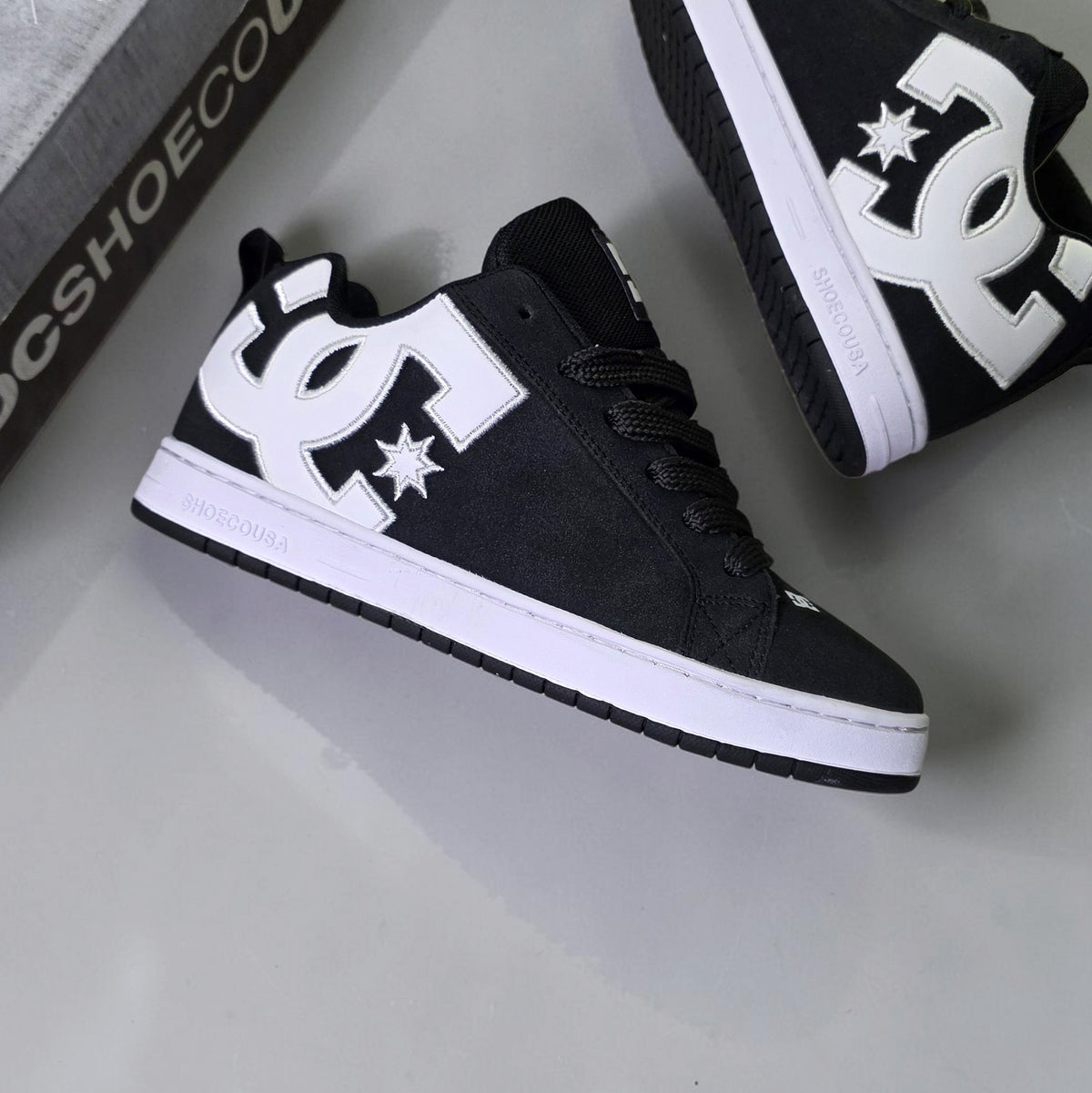 DC Courier Graffik