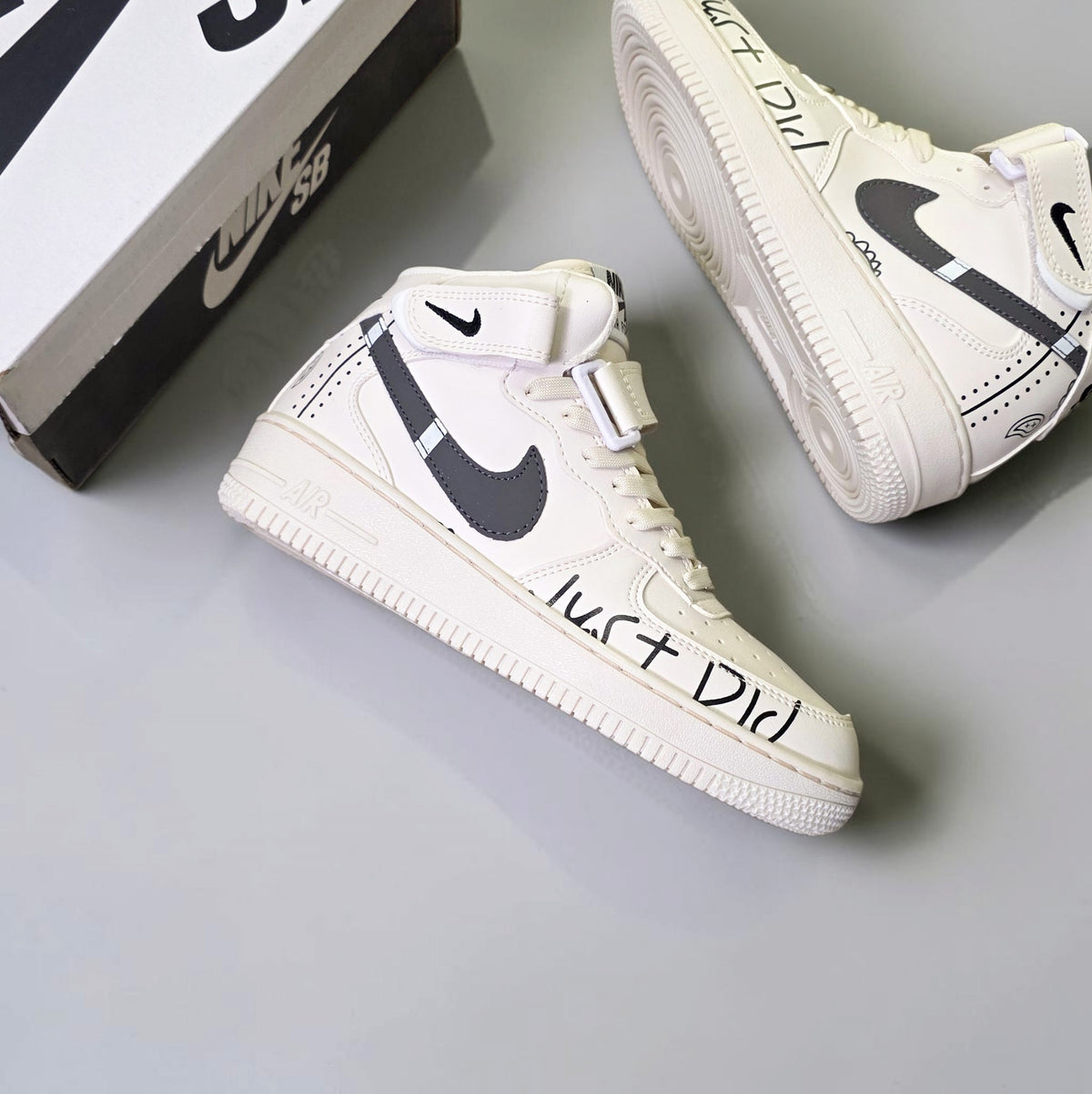 Nike Air Force 1 Mid