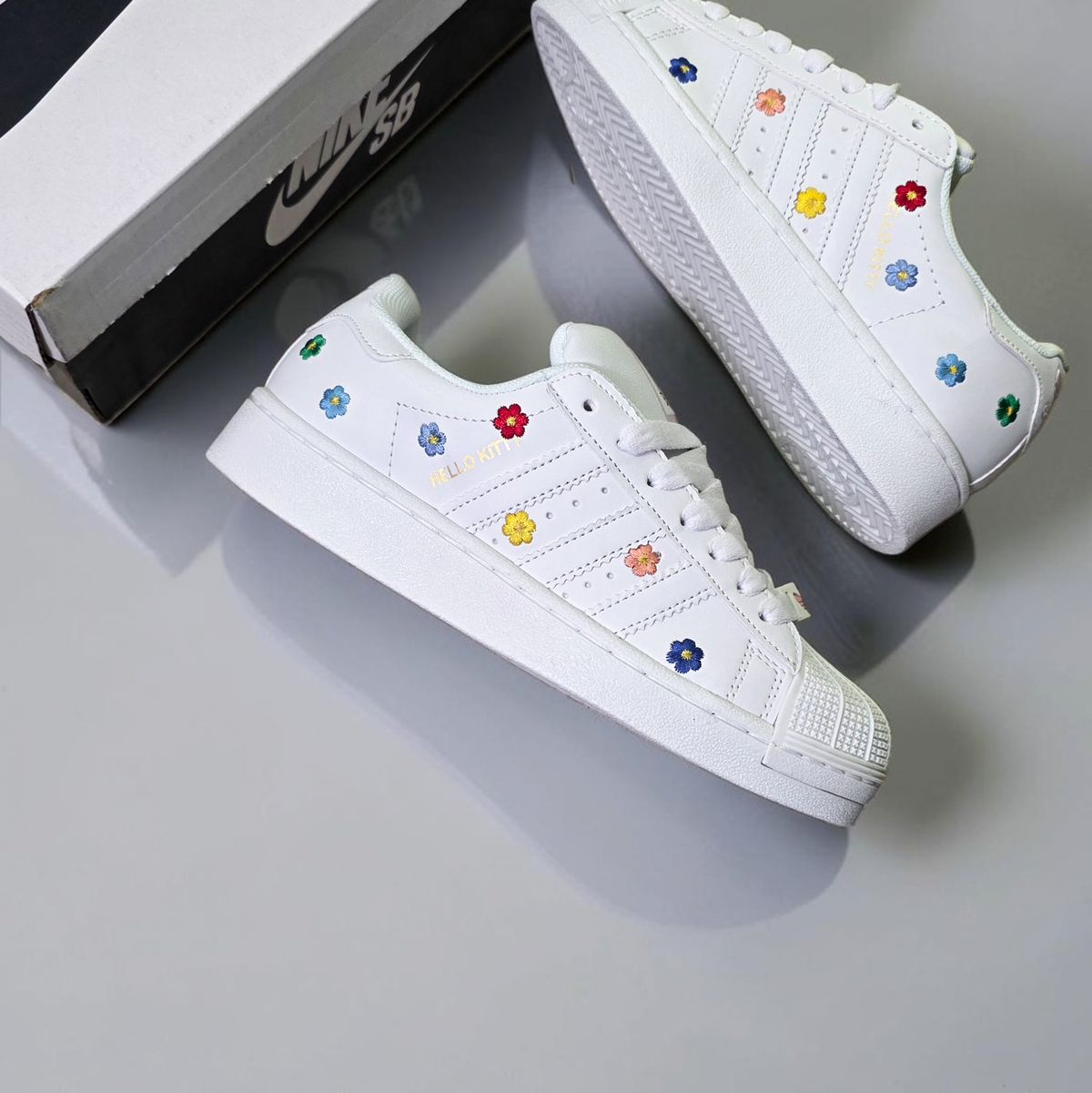 Adidas Superstar Hello Kitty