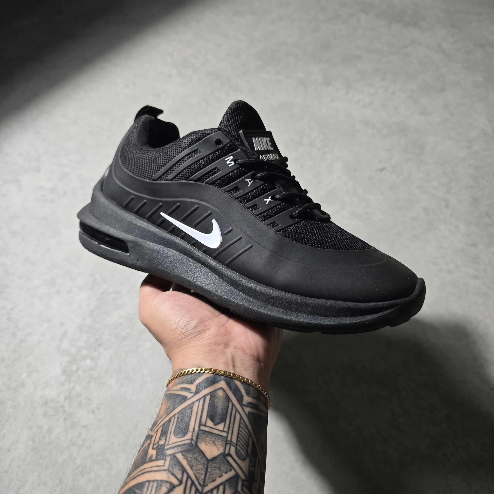 Nike Air Max Axis