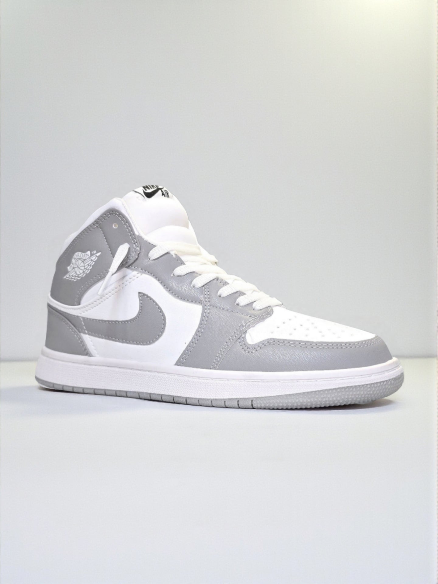 Jordan 1 Mid