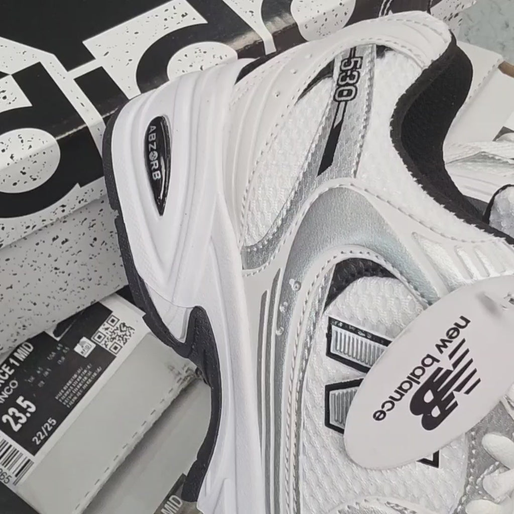 New Balance 530