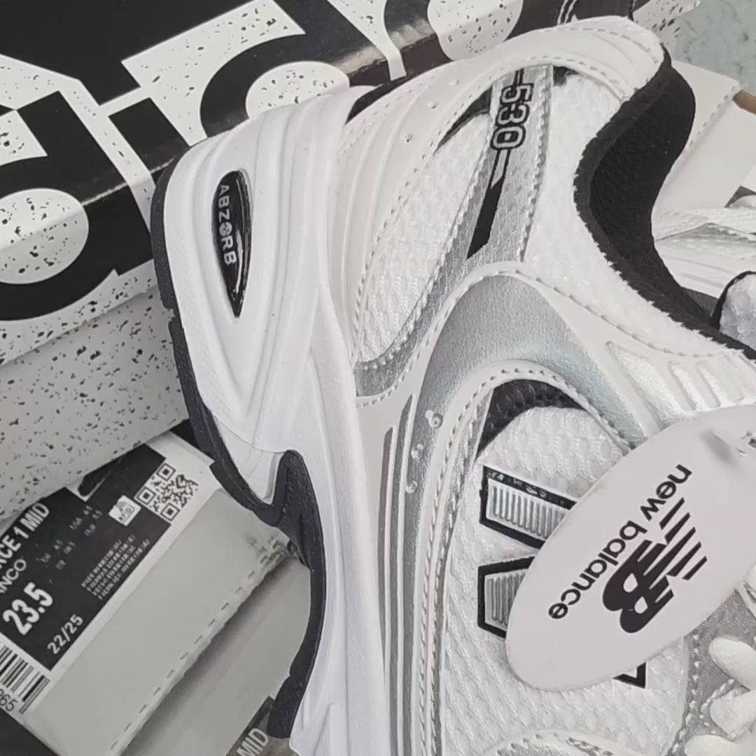New Balance 530