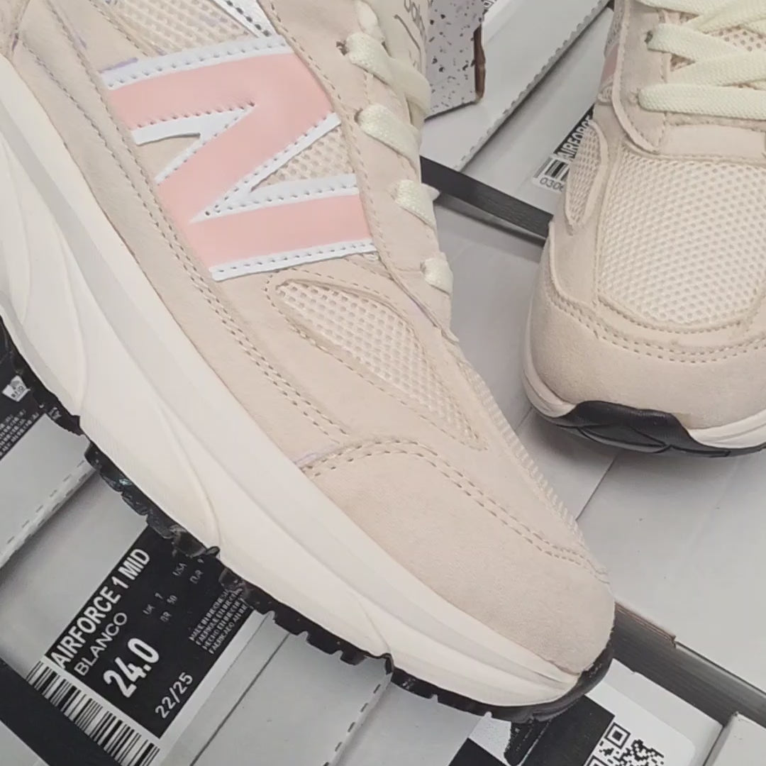 New Balance 990